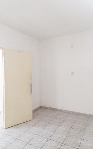 Casa à venda com 80m², 4 quartos e 1 vaga