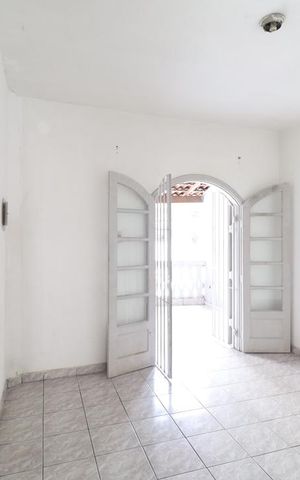 Casa à venda com 80m², 4 quartos e 1 vaga