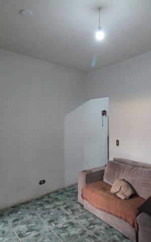 Casa à venda com 130m², 2 quartos e 1 vagaSala
