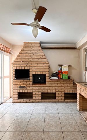 Casa à venda com 100m², 3 quartos e 1 vaga Casa à venda com 100m², 3 quartos e 1 vagaÁrea gourmet