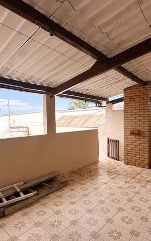 Casa à venda com 100m², 3 quartos e 1 vaga Casa à venda com 100m², 3 quartos e 1 vagaÁrea de Serviço