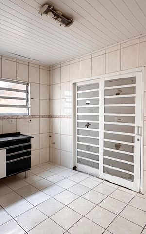 Casa à venda com 100m², 3 quartos e 1 vaga Casa à venda com 100m², 3 quartos e 1 vagaCozinha