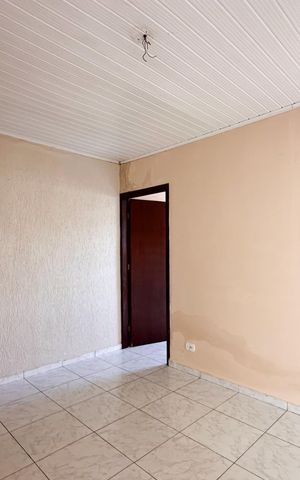 Casa à venda com 100m², 3 quartos e 1 vaga Casa à venda com 100m², 3 quartos e 1 vagaSala