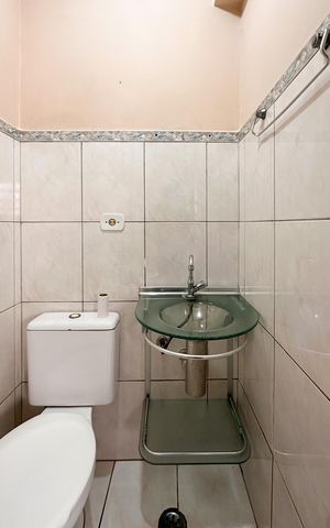 Casa à venda com 100m², 3 quartos e 1 vaga Casa à venda com 100m², 3 quartos e 1 vagaLavabo
