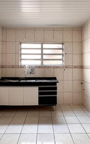 Casa à venda com 100m², 3 quartos e 1 vaga Casa à venda com 100m², 3 quartos e 1 vagaCozinha