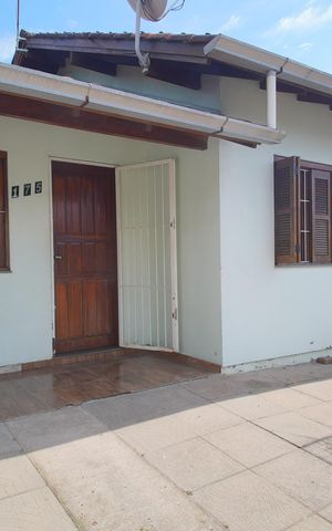 Casa para alugar com 90m², 2 quartos e 2 vagasEntrada