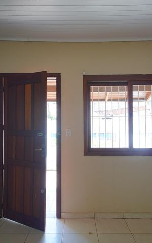 Casa para alugar com 90m², 2 quartos e 2 vagassala