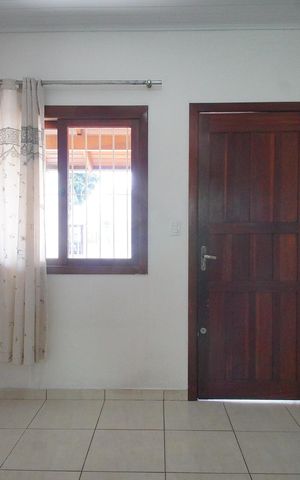 Casa para alugar com 90m², 2 quartos e 2 vagassala