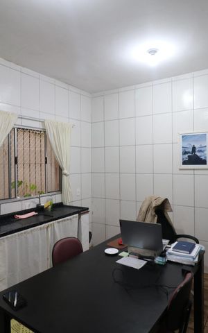 Casa à venda com 275m², 2 quartos e 2 vagas Casa à venda com 275m², 2 quartos e 2 vagasCasa 02