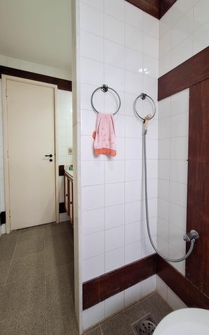 Casa de condomínio à venda com 270m², 4 quartos e 2 vagas Casa de condomínio à venda com 270m², 4 quartos e 2 vagasBanheiro da Suíte 2