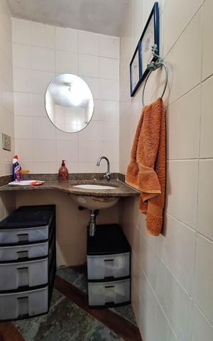 Casa de condomínio à venda com 270m², 4 quartos e 2 vagas Casa de condomínio à venda com 270m², 4 quartos e 2 vagasLavabo