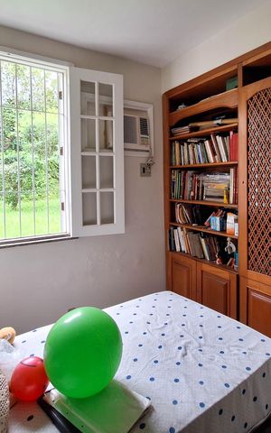 Casa de condomínio à venda com 270m², 4 quartos e 2 vagas Casa de condomínio à venda com 270m², 4 quartos e 2 vagasQuarto 1