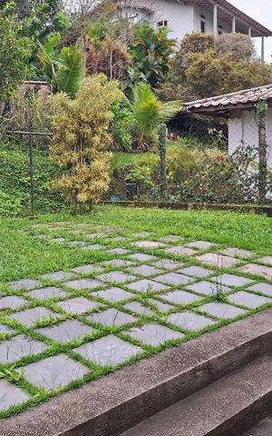 Casa de condomínio à venda com 270m², 4 quartos e 2 vagas Casa de condomínio à venda com 270m², 4 quartos e 2 vagasQuintal