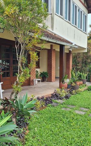 Casa de condomínio à venda com 270m², 4 quartos e 2 vagas Casa de condomínio à venda com 270m², 4 quartos e 2 vagasQuintal