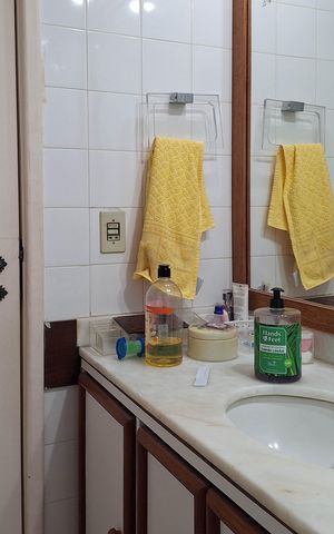 Casa de condomínio à venda com 270m², 4 quartos e 2 vagas Casa de condomínio à venda com 270m², 4 quartos e 2 vagasBanheiro da Suíte 2