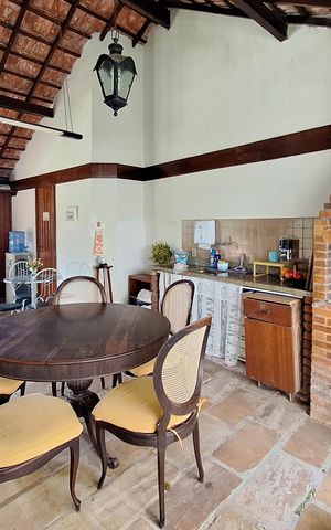Casa de condomínio à venda com 270m², 4 quartos e 2 vagas Casa de condomínio à venda com 270m², 4 quartos e 2 vagasÁrea gourmet