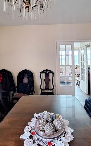 Casa de condomínio à venda com 270m², 4 quartos e 2 vagas Casa de condomínio à venda com 270m², 4 quartos e 2 vagasSala 2