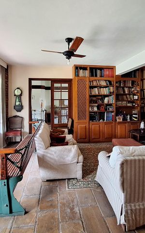 Casa de condomínio à venda com 270m², 4 quartos e 2 vagas Casa de condomínio à venda com 270m², 4 quartos e 2 vagasSala 1