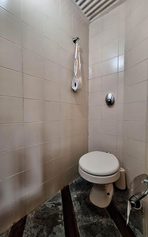 Casa de condomínio à venda com 270m², 4 quartos e 2 vagas Casa de condomínio à venda com 270m², 4 quartos e 2 vagasLavabo