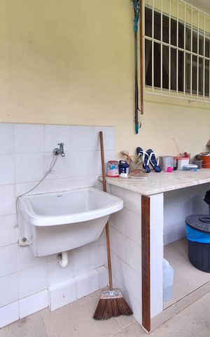 Casa de condomínio à venda com 270m², 4 quartos e 2 vagas Casa de condomínio à venda com 270m², 4 quartos e 2 vagasÁrea de Serviço