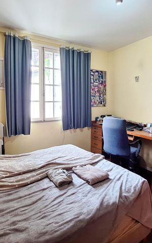 Casa de condomínio à venda com 270m², 4 quartos e 2 vagas Casa de condomínio à venda com 270m², 4 quartos e 2 vagasSuíte 2