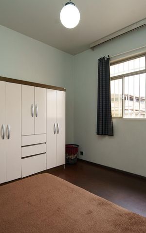 Casa à venda com 370m², 5 quartos e 5 vagas Casa à venda com 370m², 5 quartos e 5 vagasQuarto 1