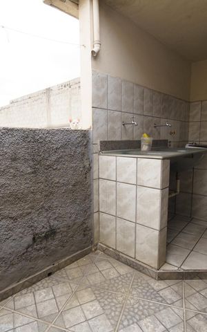 Casa à venda com 370m², 5 quartos e 5 vagas Casa à venda com 370m², 5 quartos e 5 vagasÁrea de Serviço