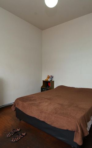 Casa à venda com 370m², 5 quartos e 5 vagas Casa à venda com 370m², 5 quartos e 5 vagasQuarto 1