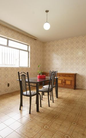 Casa à venda com 370m², 5 quartos e 5 vagas Casa à venda com 370m², 5 quartos e 5 vagascopa