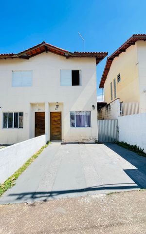Casa de condomínio para alugar com 60m², 2 quartos e 2 vagas Casa de condomínio para alugar com 60m², 2 quartos e 2 vagasFachada da casa