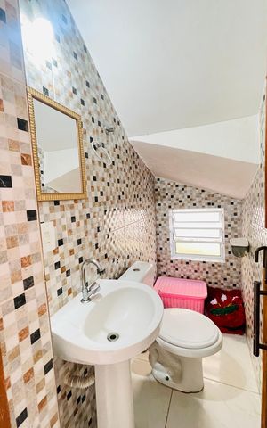 Casa de condomínio para alugar com 60m², 2 quartos e 2 vagas Casa de condomínio para alugar com 60m², 2 quartos e 2 vagasLavabo