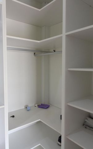 Casa à venda com 216m², 3 quartos e 2 vagas Casa à venda com 216m², 3 quartos e 2 vagasCloset da suíte