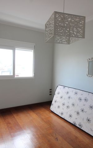 Casa à venda com 216m², 3 quartos e 2 vagas Casa à venda com 216m², 3 quartos e 2 vagasQuarto