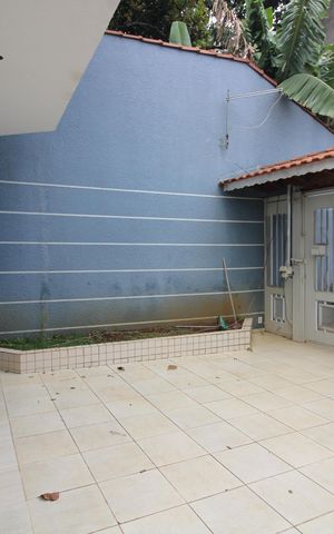 Casa à venda com 216m², 3 quartos e 2 vagas Casa à venda com 216m², 3 quartos e 2 vagasÁrea externa