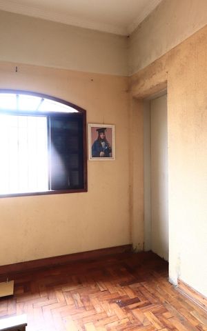 Casa à venda com 300m², 5 quartos e 5 vagasSuíte