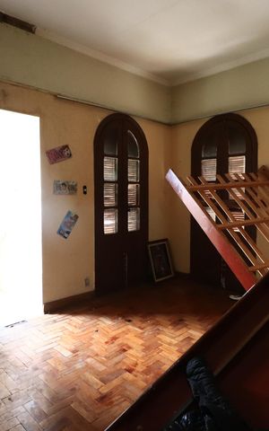 Casa à venda com 300m², 5 quartos e 5 vagasSuíte 2