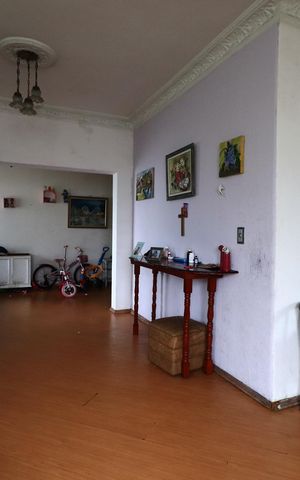 Casa à venda com 300m², 5 quartos e 5 vagasSala
