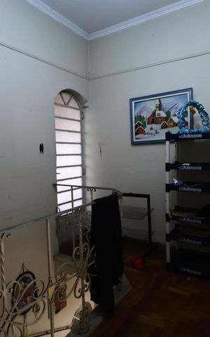 Casa à venda com 300m², 5 quartos e 5 vagasEscada