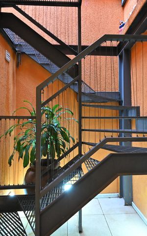 Casa à venda com 260m², 3 quartos e 1 vagaEscadas