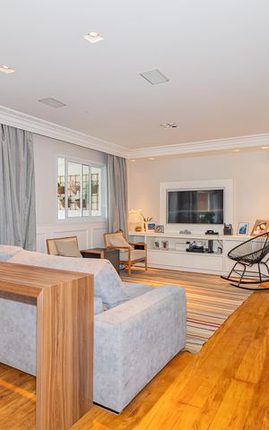 Apartamento à venda com 147m², 3 quartos e 2 vagas Apartamento à venda com 147m², 3 quartos e 2 vagasSala