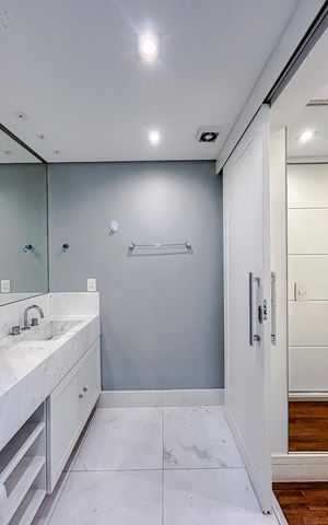 Apartamento para alugar com 91m², 1 quarto e 2 vagasBanheiro