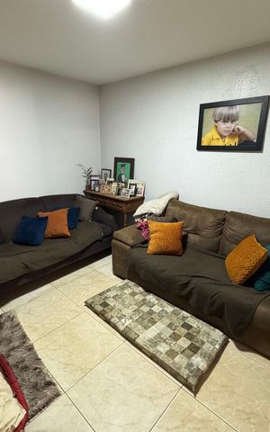 Casa à venda com 250m², 2 quartos e 2 vagasSala