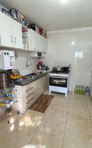 Casa à venda com 250m², 2 quartos e 2 vagasCozinha 