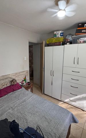 Casa à venda com 250m², 2 quartos e 2 vagasSuíte 