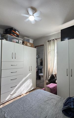 Casa à venda com 250m², 2 quartos e 2 vagasSuíte 