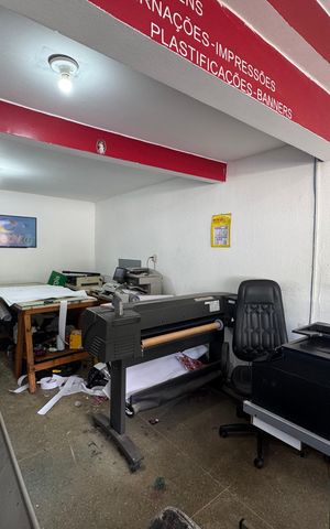 Casa à venda com 250m², 2 quartos e 2 vagasLoja
