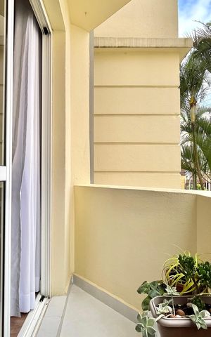 Apartamento à venda com 58m², 2 quartos e 1 vaga Apartamento à venda com 58m², 2 quartos e 1 vagaVaranda