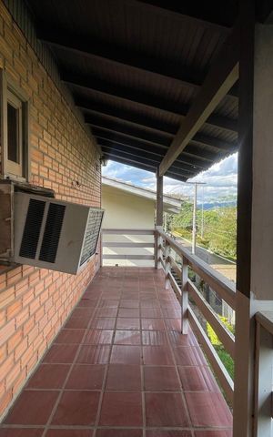 Casa à venda com 120m², 2 quartos e 1 vaga