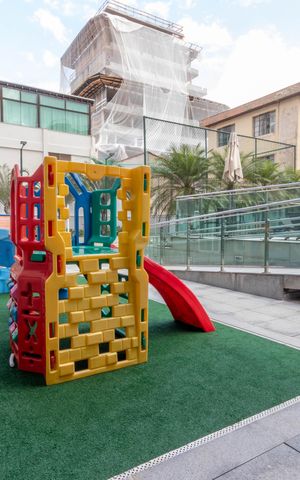 Apartamento à venda com 166m², 4 quartos e 4 vagas Apartamento à venda com 166m², 4 quartos e 4 vagasÁrea comum - Playground