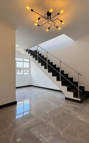 Apartamento à venda com 142m², 3 quartos e 2 vagas Apartamento à venda com 142m², 3 quartos e 2 vagasSala